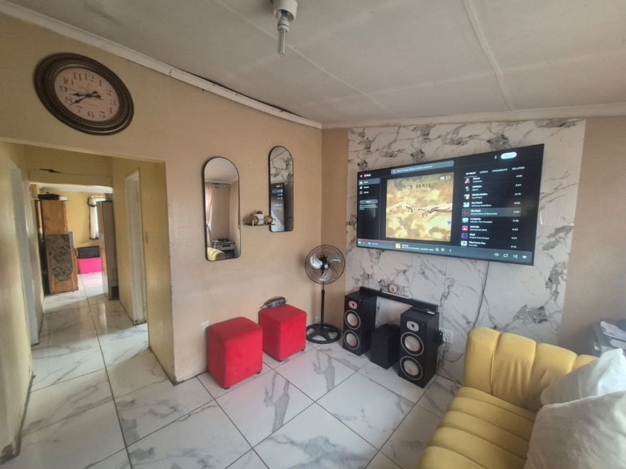 2 Bedroom Property for Sale in Zwide Eastern Cape